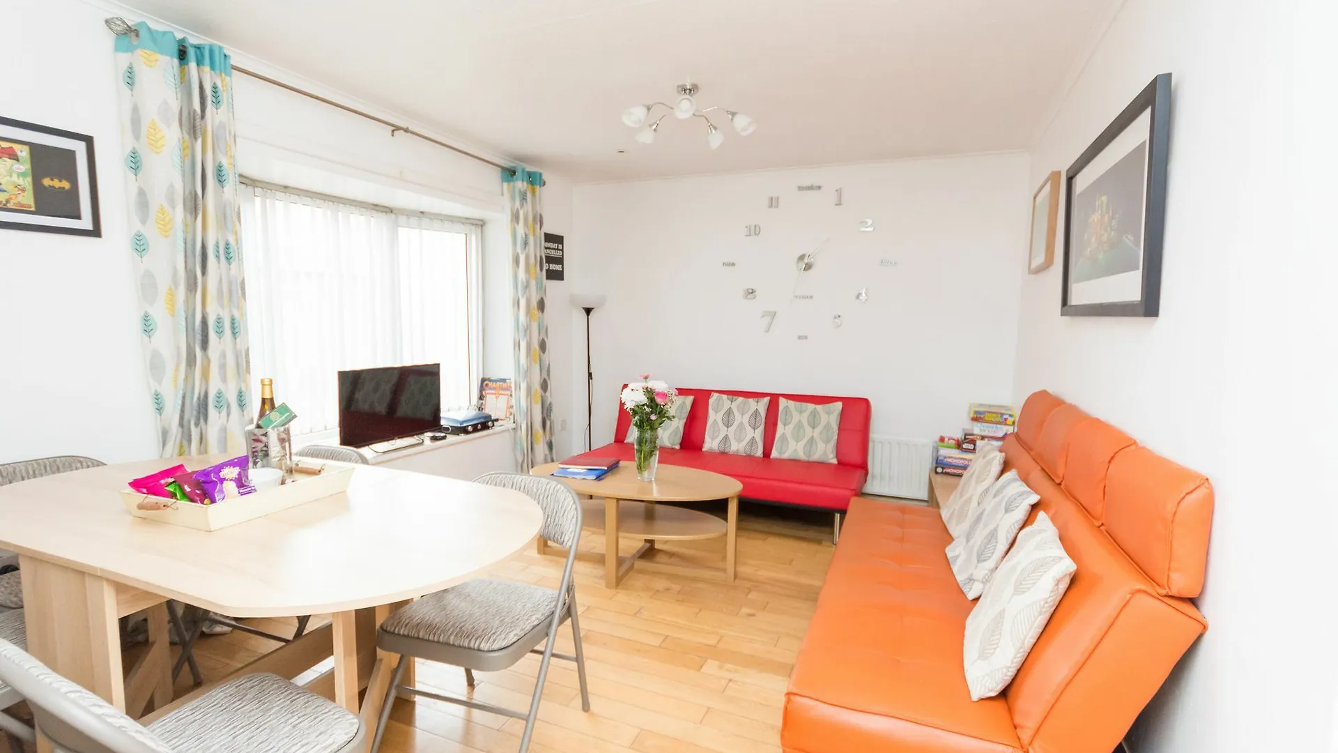 Very Central Location- Free Parking - 2 Bedrooms Belfast